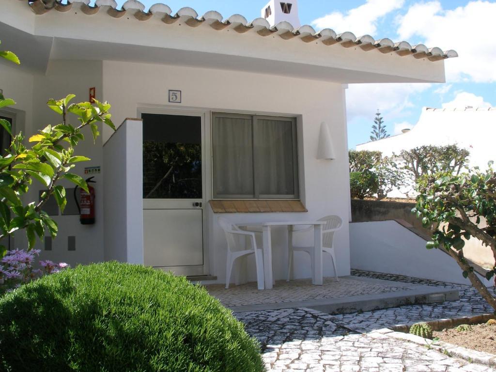 Estudio con 2 camas individuales